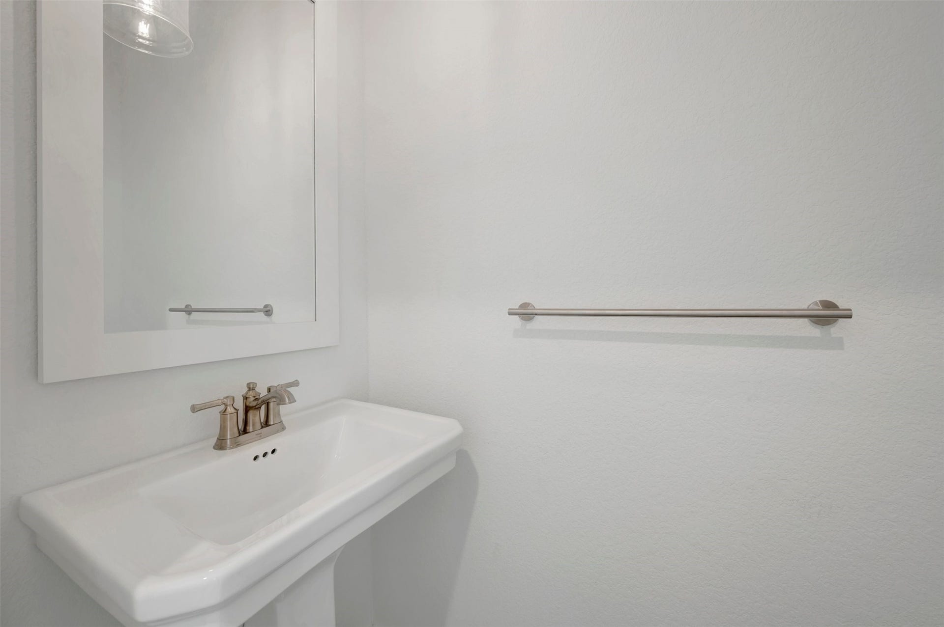 23635 Gulf Prairie Drive, Katy, TX 77493 Half bath