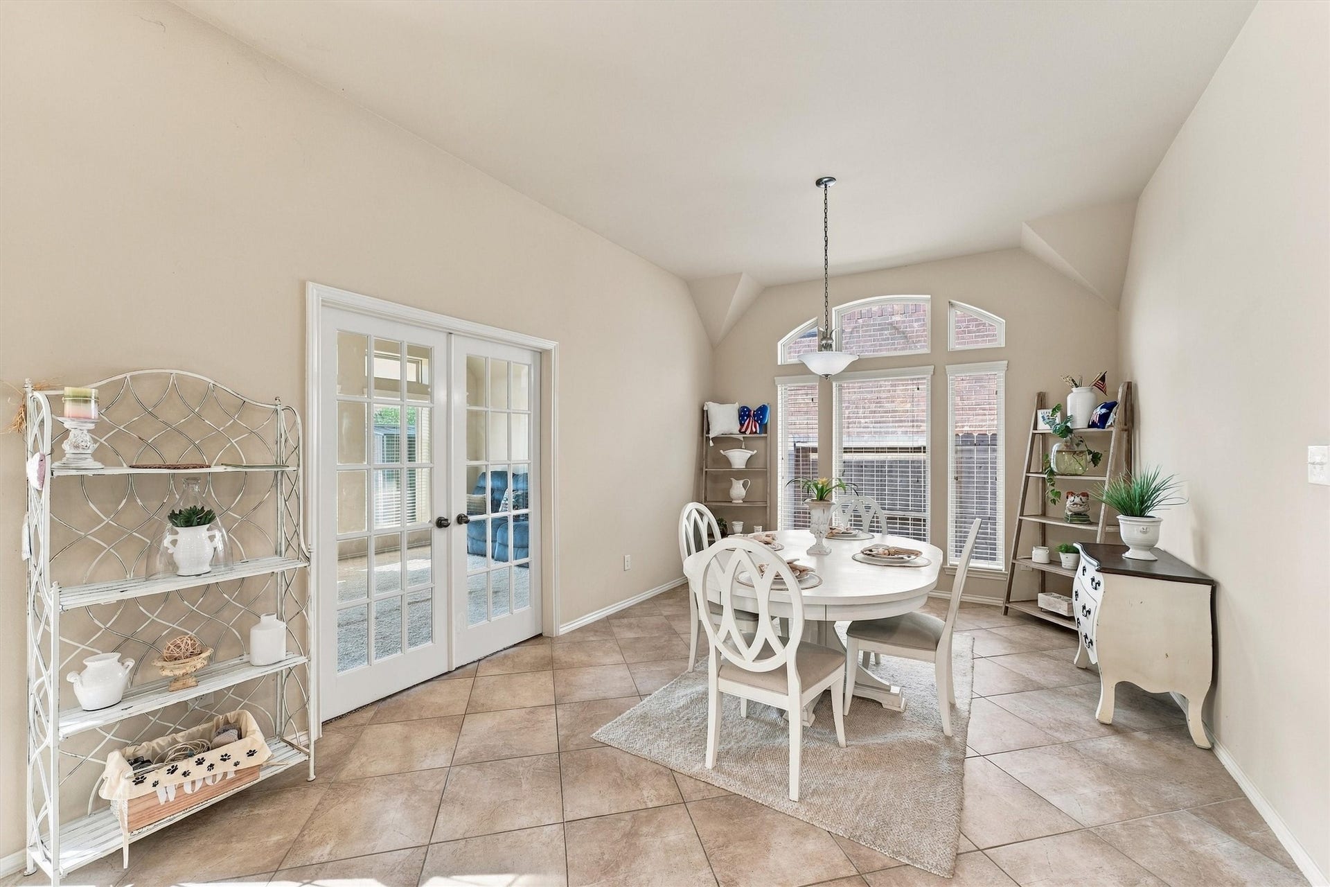 13415 Breakwater Path Loop, Houston, TX 77044 View of home office/studio from breakfast.