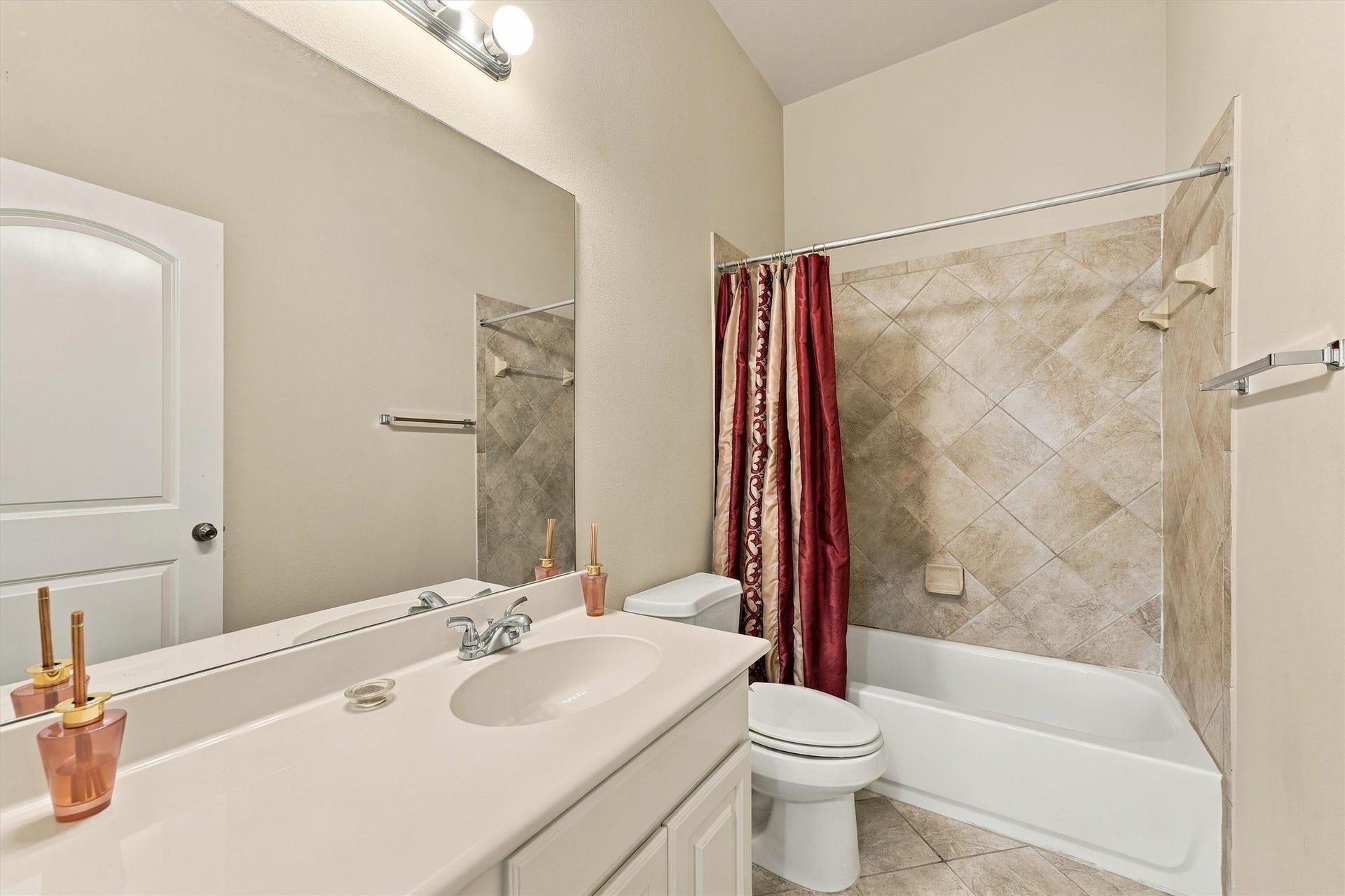 13415 Breakwater Path Loop, Houston, TX 77044 Full bath IN bedroom #4