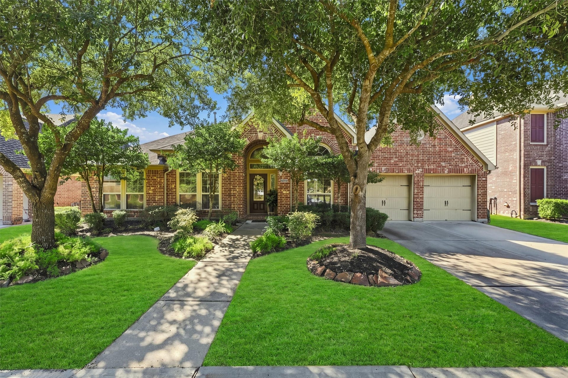 13415 Breakwater Path Loop, Houston, TX 77044 Welcome to 13415 Breakwater Path Loop!
