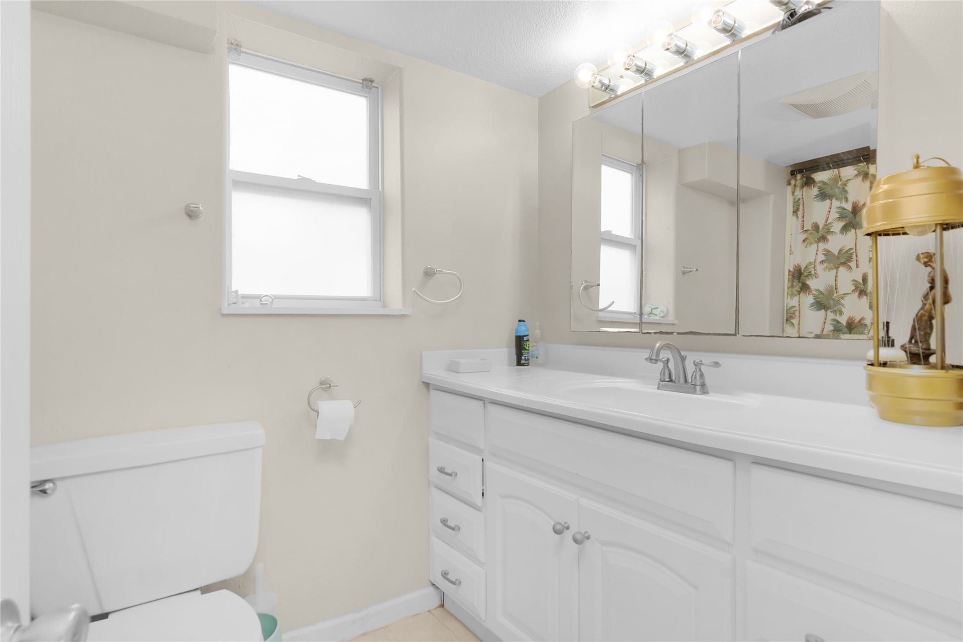856 Bonita Street, Bayou Vista, TX 77563 Bright bathroom in quarters on left side.