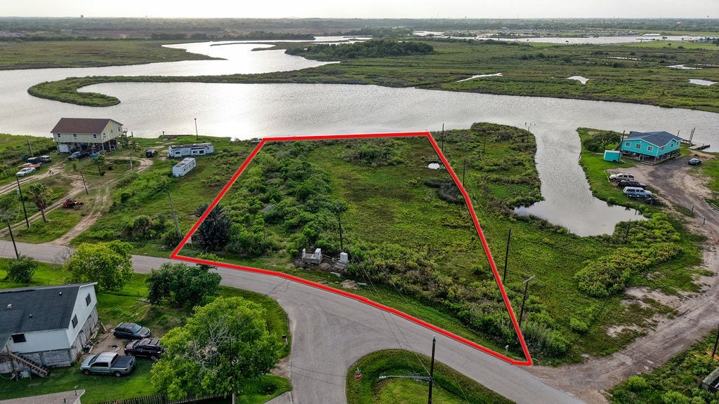 4808 Bayou Lane, Hitchcock, TX 77563 4808 Bayou Lane, Hitchcock, TX 77563
