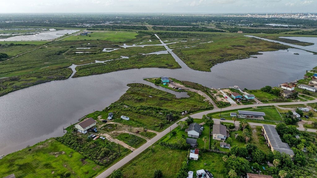 4808 Bayou Lane, Hitchcock, TX 77563 4808 Bayou Lane, Hitchcock, TX 77563
