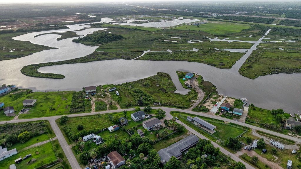 4808 Bayou Lane, Hitchcock, TX 77563 4808 Bayou Lane, Hitchcock, TX 77563