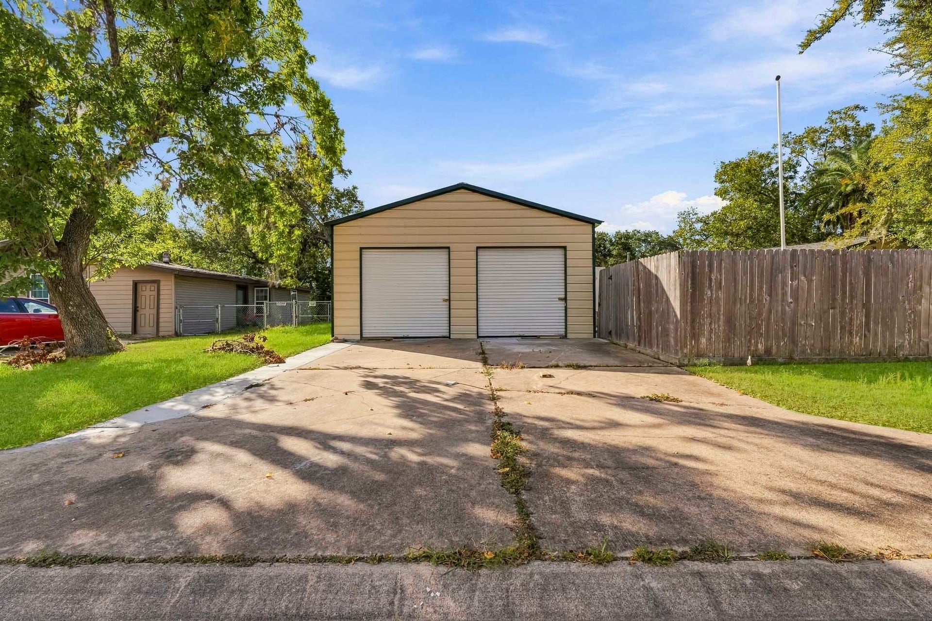301 Azalea Street, Lake Jackson, TX 77566 301 Azalea Street, Lake Jackson, TX 77566