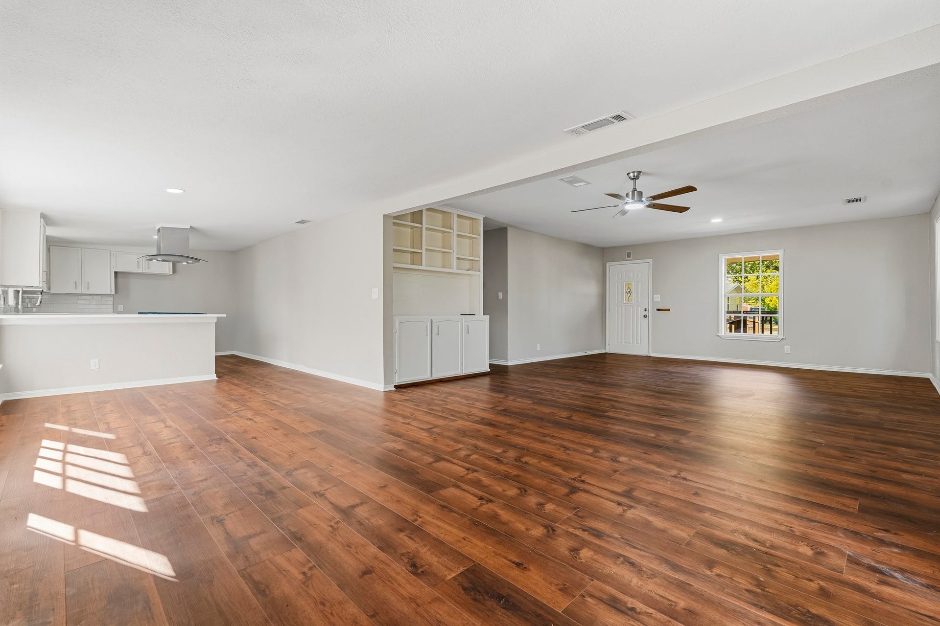 301 Azalea Street, Lake Jackson, TX 77566 301 Azalea Street, Lake Jackson, TX 77566