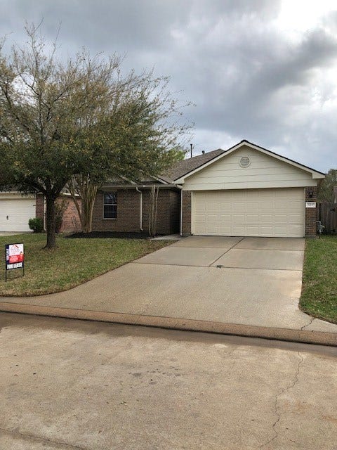 32107 Anne Lane, Pinehurst, TX 77362 32107 Anne Lane, Pinehurst, TX 77362