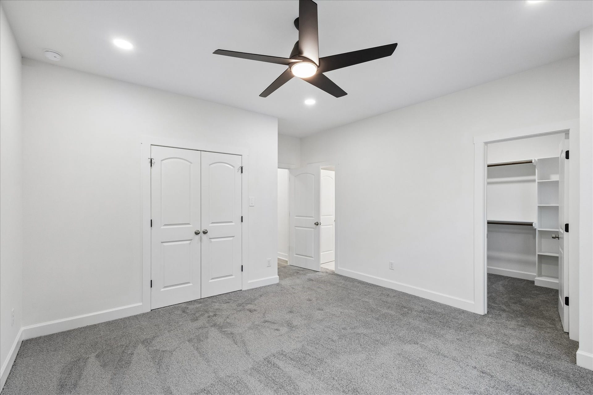 8715 Shotwell Street, #B, Houston, TX 77016 The spacious primary suite, complete with an expansive walk-in closet.