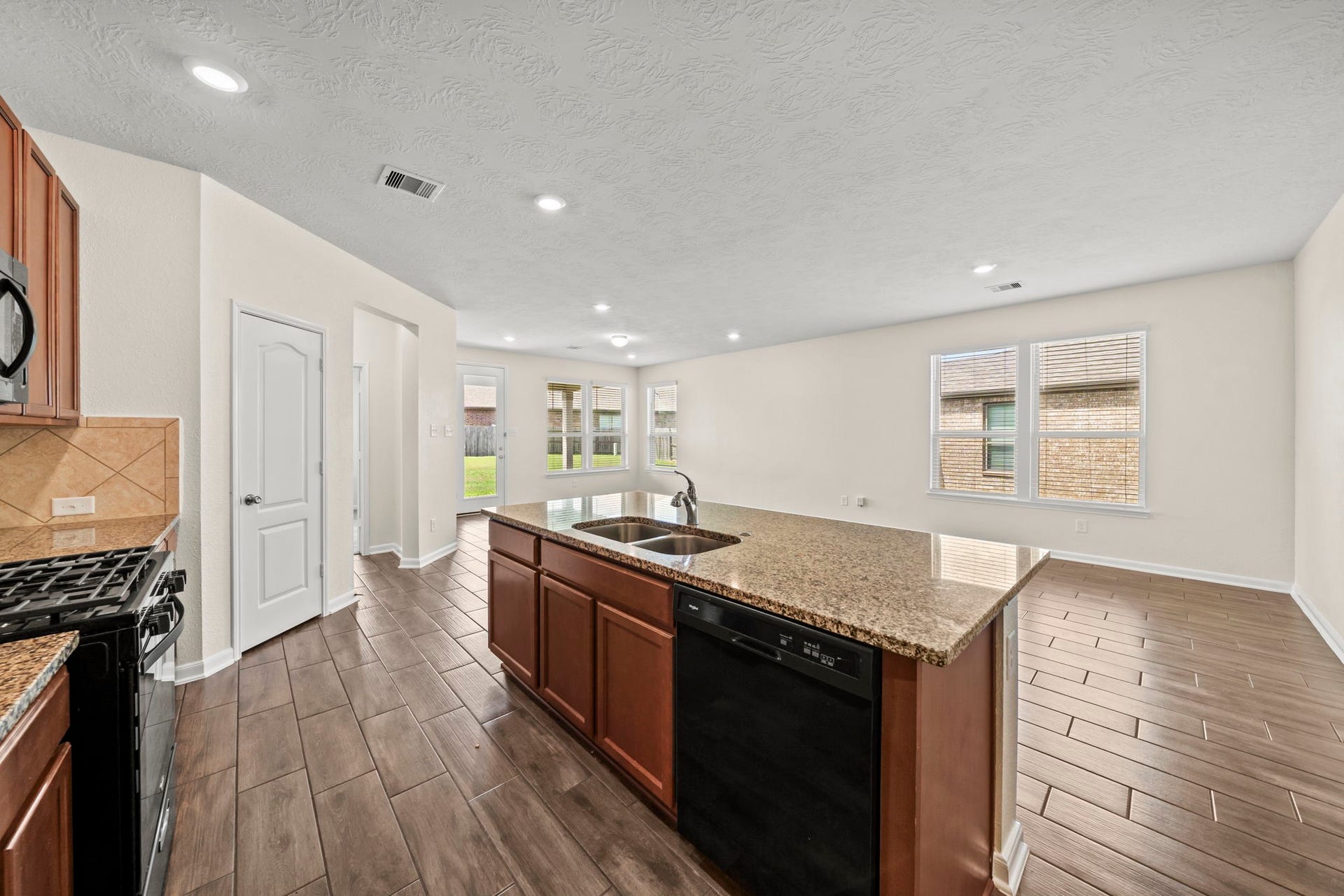 8908 Bear Mountain Court, Magnolia, TX 77354 8908 Bear Mountain Court, Magnolia, TX 77354