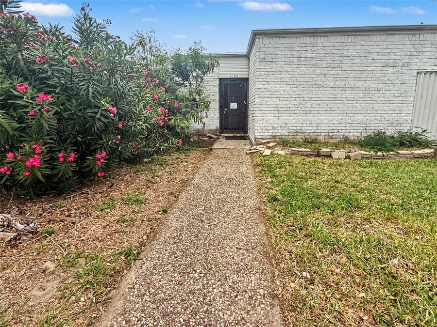 Property photo for 2106 Avenue L, Galveston, TX