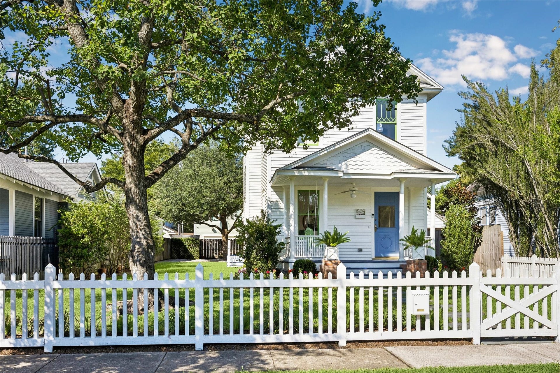 1509 Allston Street, Houston, TX 77008 1509 ALLSTON LOCATED IN THE HEART OF THE HEIGHTS