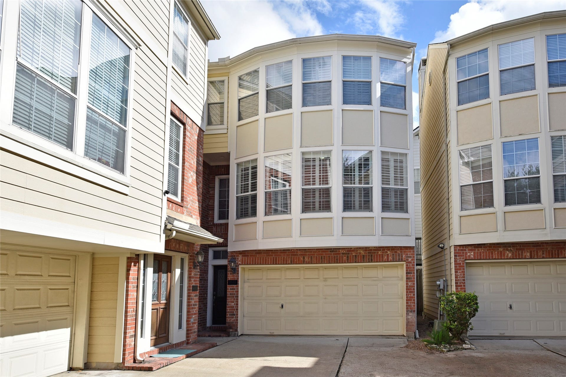 2645 Helena Street, Houston, TX 77006 2645 Helena Street, Houston, TX 77006