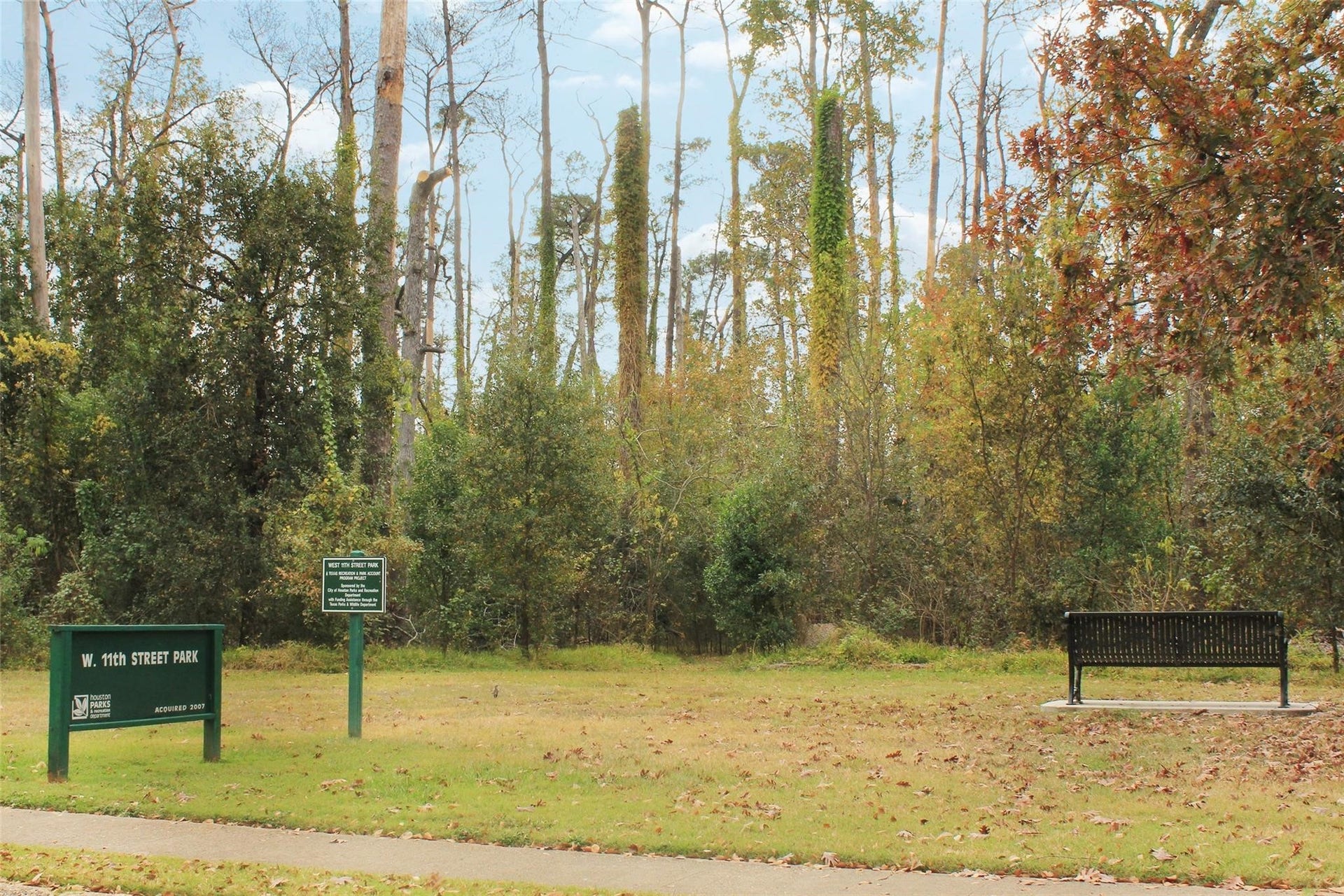 Walking distance to West 11th Street Park and Lorraine Cherry Nature Preserve