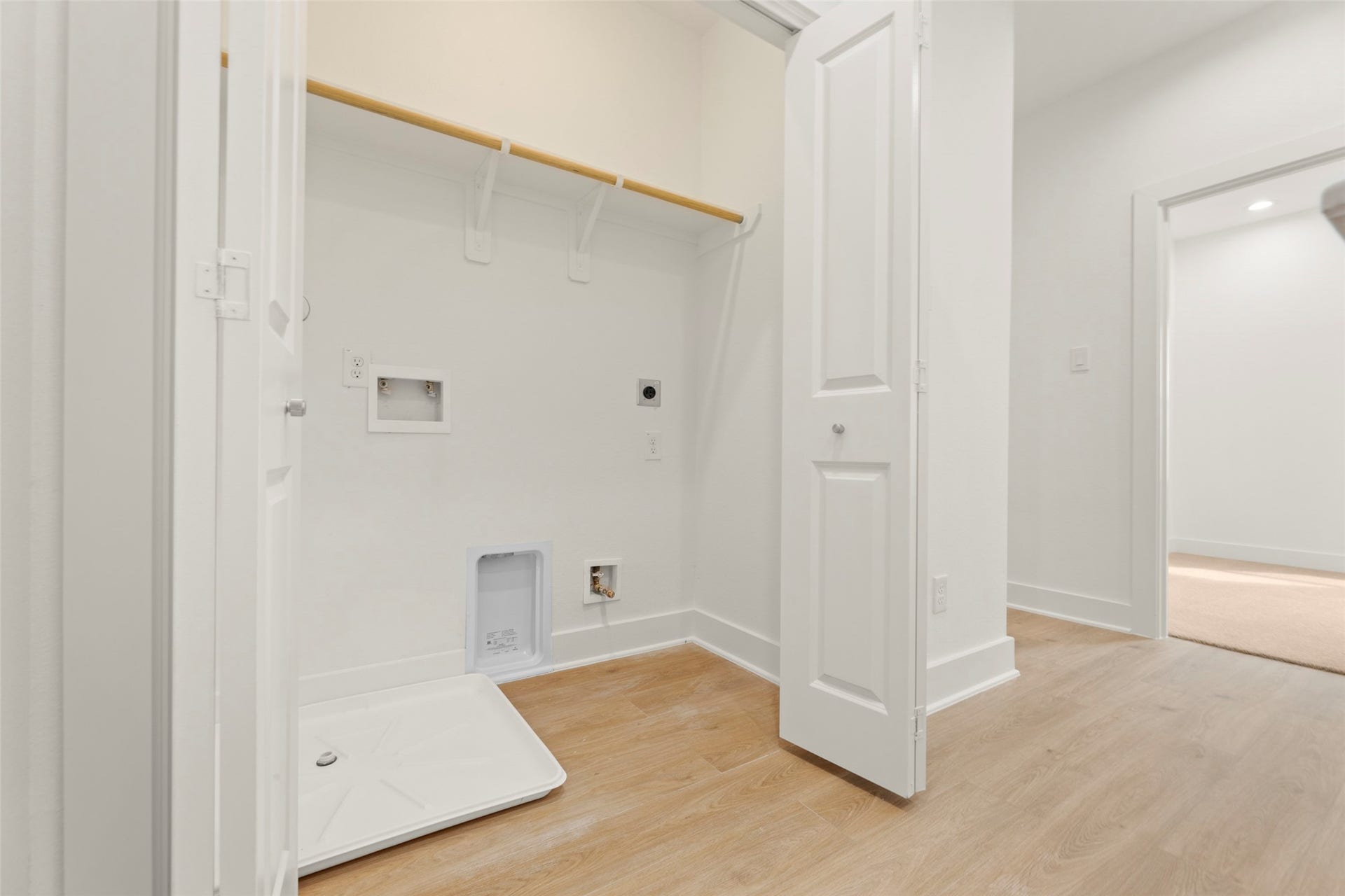 1477 Ferguson Way, Houston, TX 77088 Unit A Laundry