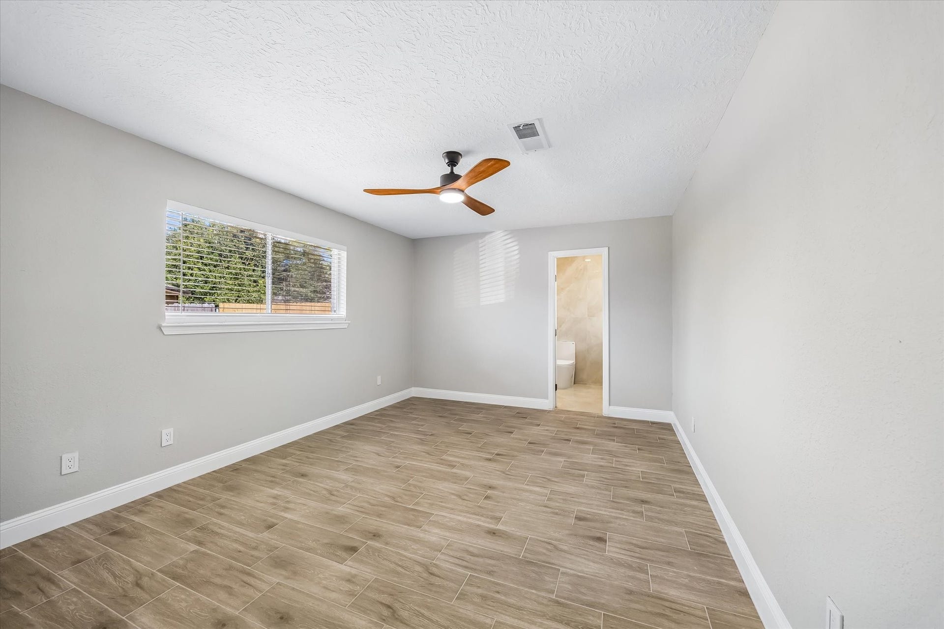 11027 Sagehill Drive, Houston, TX 77089 11027 Sagehill Drive, Houston, TX 77089