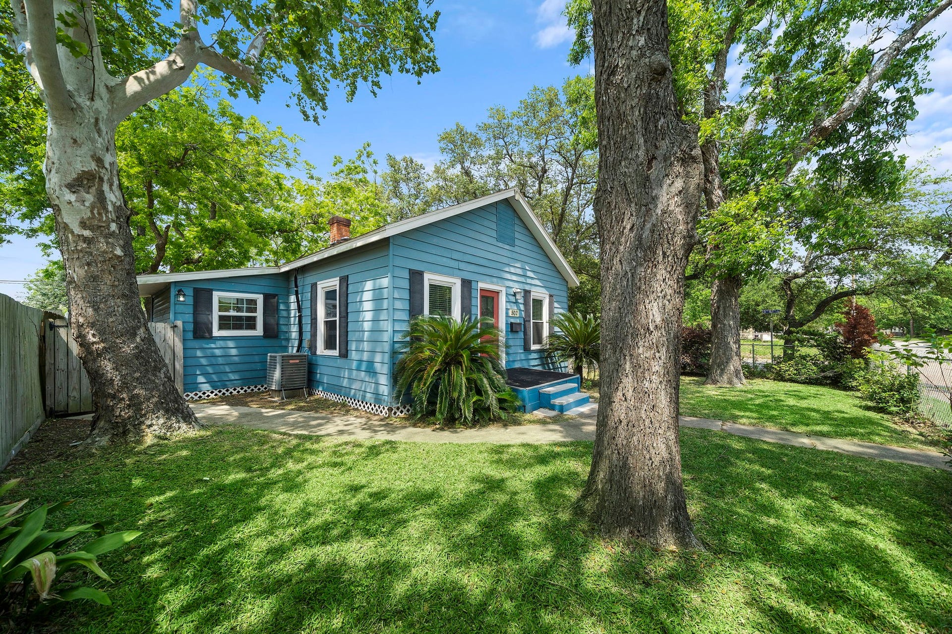 502 6th Avenue N, Texas City, TX 77590 502 6th Avenue N, Texas City, TX 77590