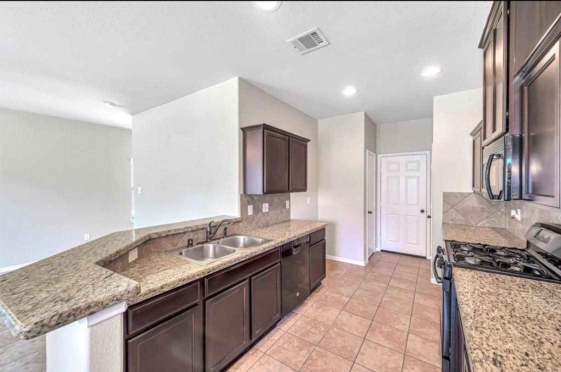 6043 Shelbourne Park Lane, Houston, TX 77084 6043 Shelbourne Park Lane, Houston, TX 77084