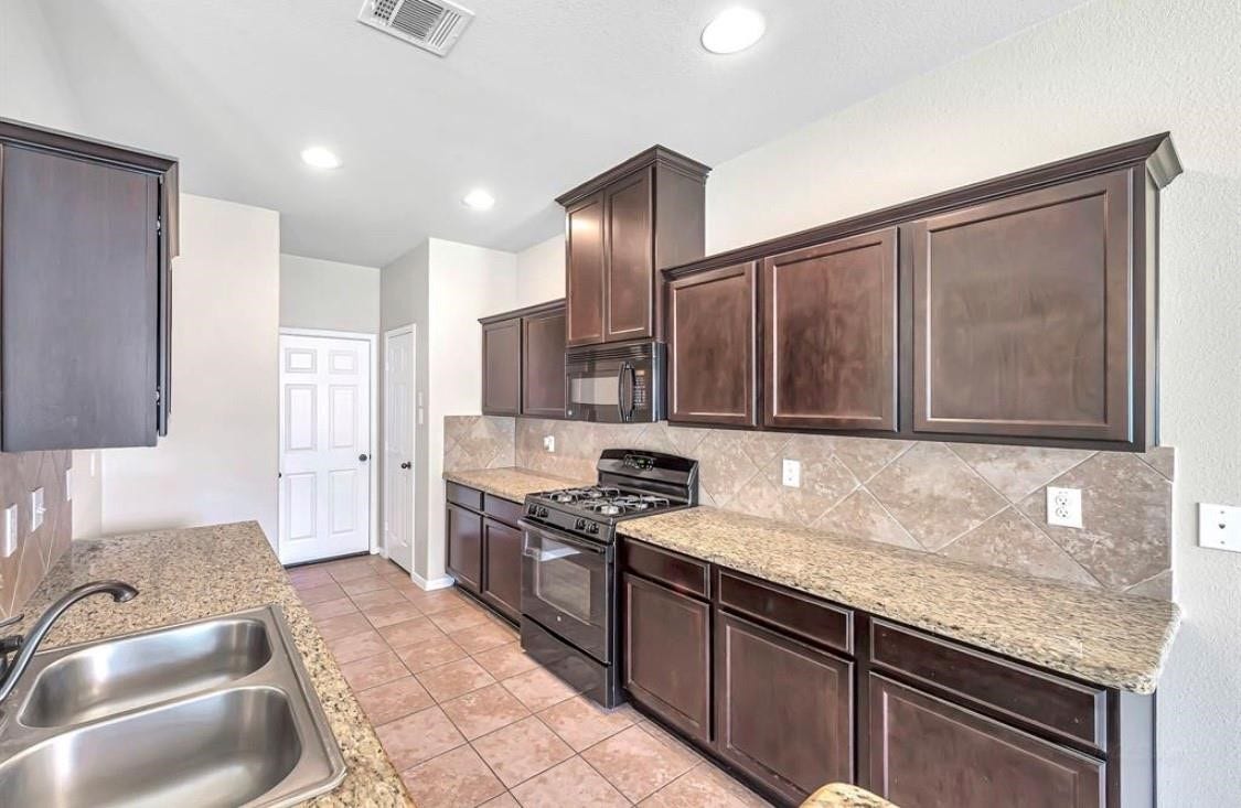 6043 Shelbourne Park Lane, Houston, TX 77084 6043 Shelbourne Park Lane, Houston, TX 77084