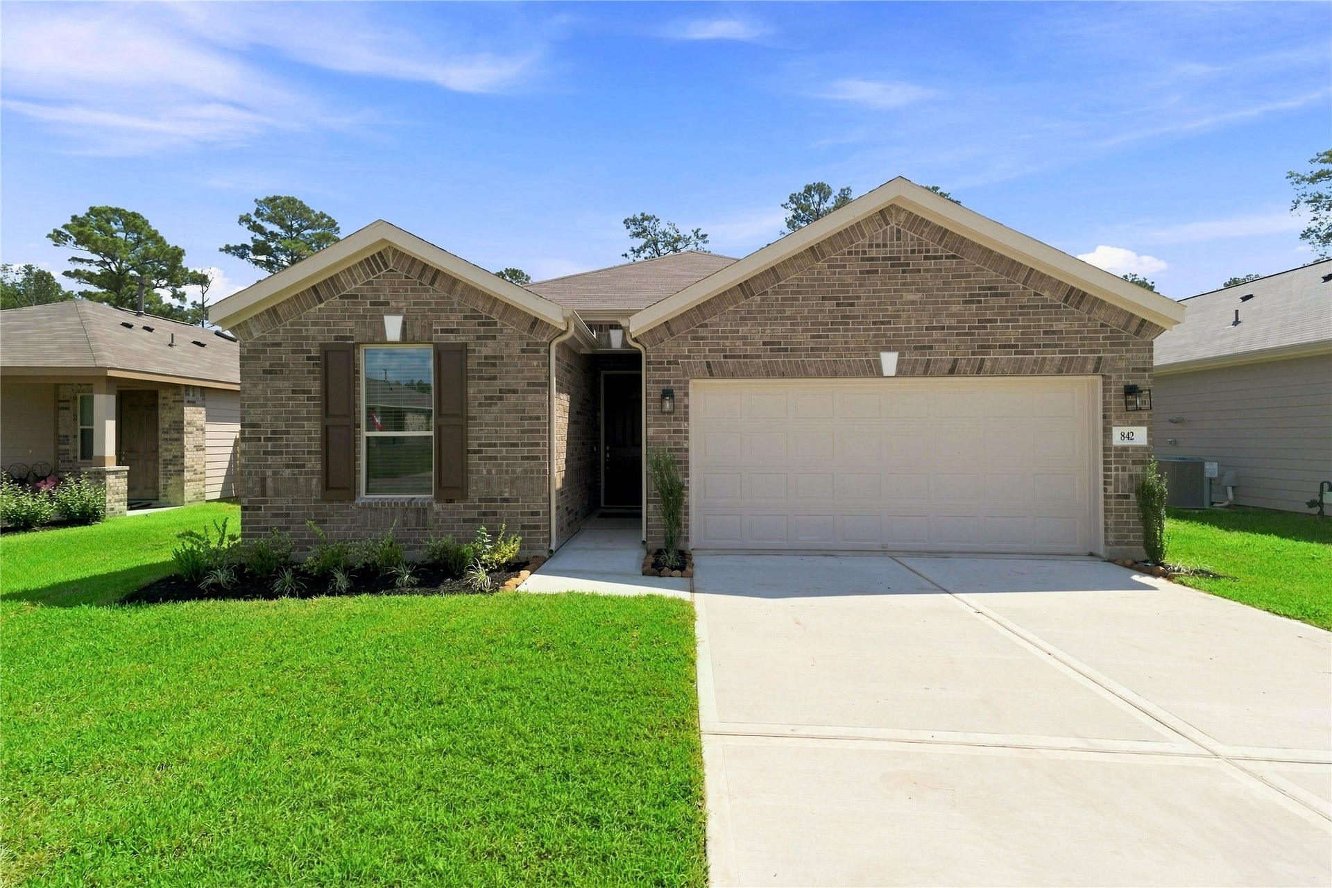 842 Mustang Ridge Terrace, Magnolia, TX 77354 Welcome home to 842 Mustang Ridge Terrace located in Mustang Ridge and zoned to Magnolia ISD.
