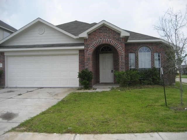 13735 Matthias Trail, Houston, TX 77083 13735 Matthias Trail, Houston, TX 77083