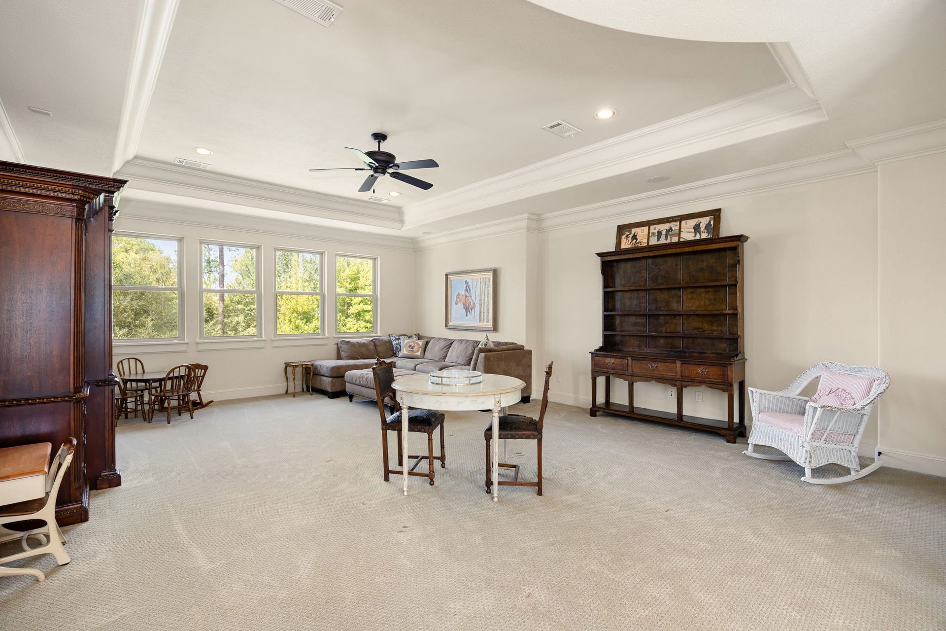 2127 Fawn Meadow Lane, Richmond, TX 77406 Expansive upstairs living area or gameroom with plenty of space for relaxation or entertainment.
