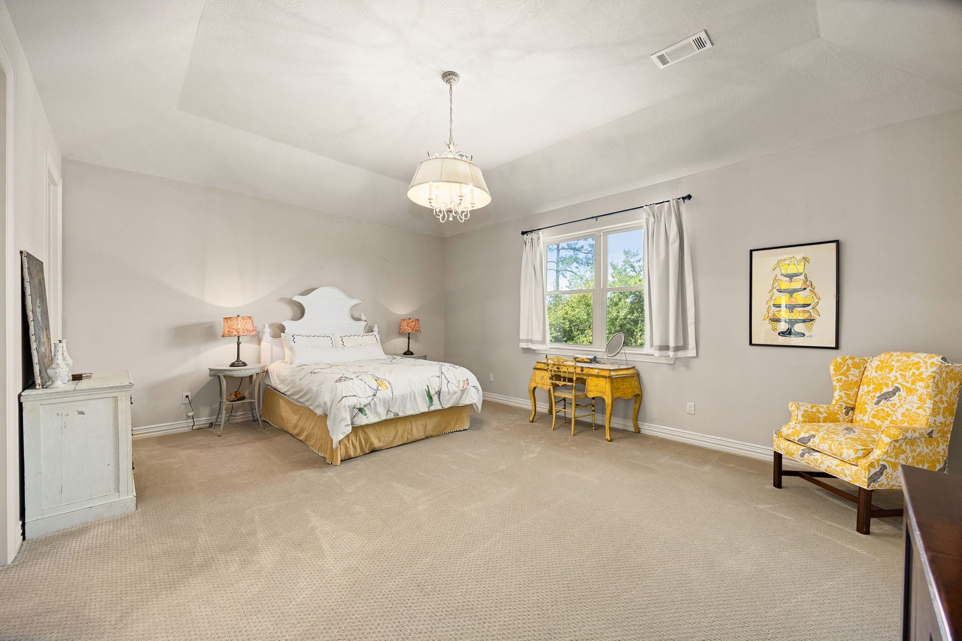 2127 Fawn Meadow Lane, Richmond, TX 77406 Spacious secondary bedroom featuring attractive lighting and en-suite bathroom.