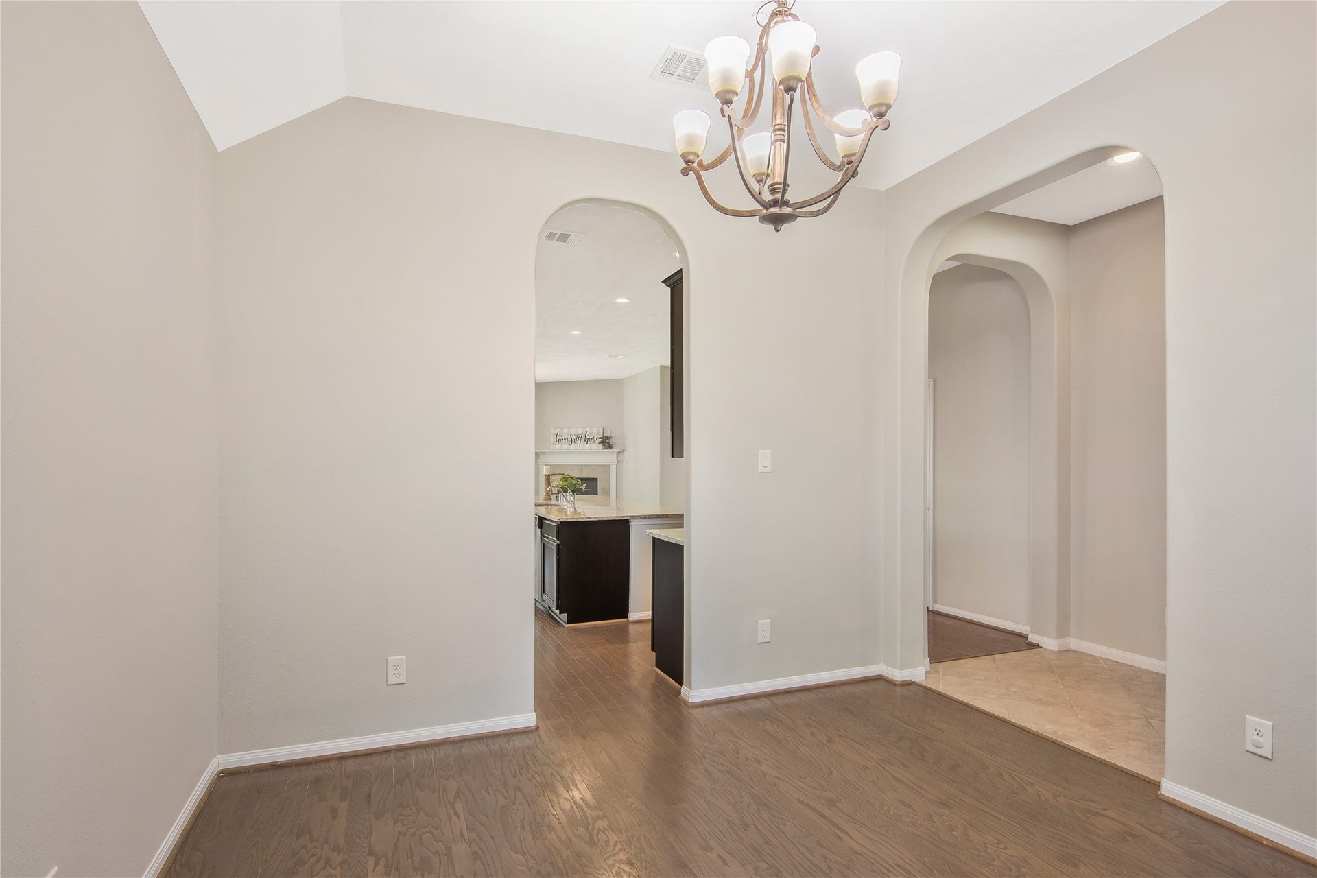 21670 Chokecherry Avenue, Porter, TX 77365 21670 Chokecherry Avenue, Porter, TX 77365