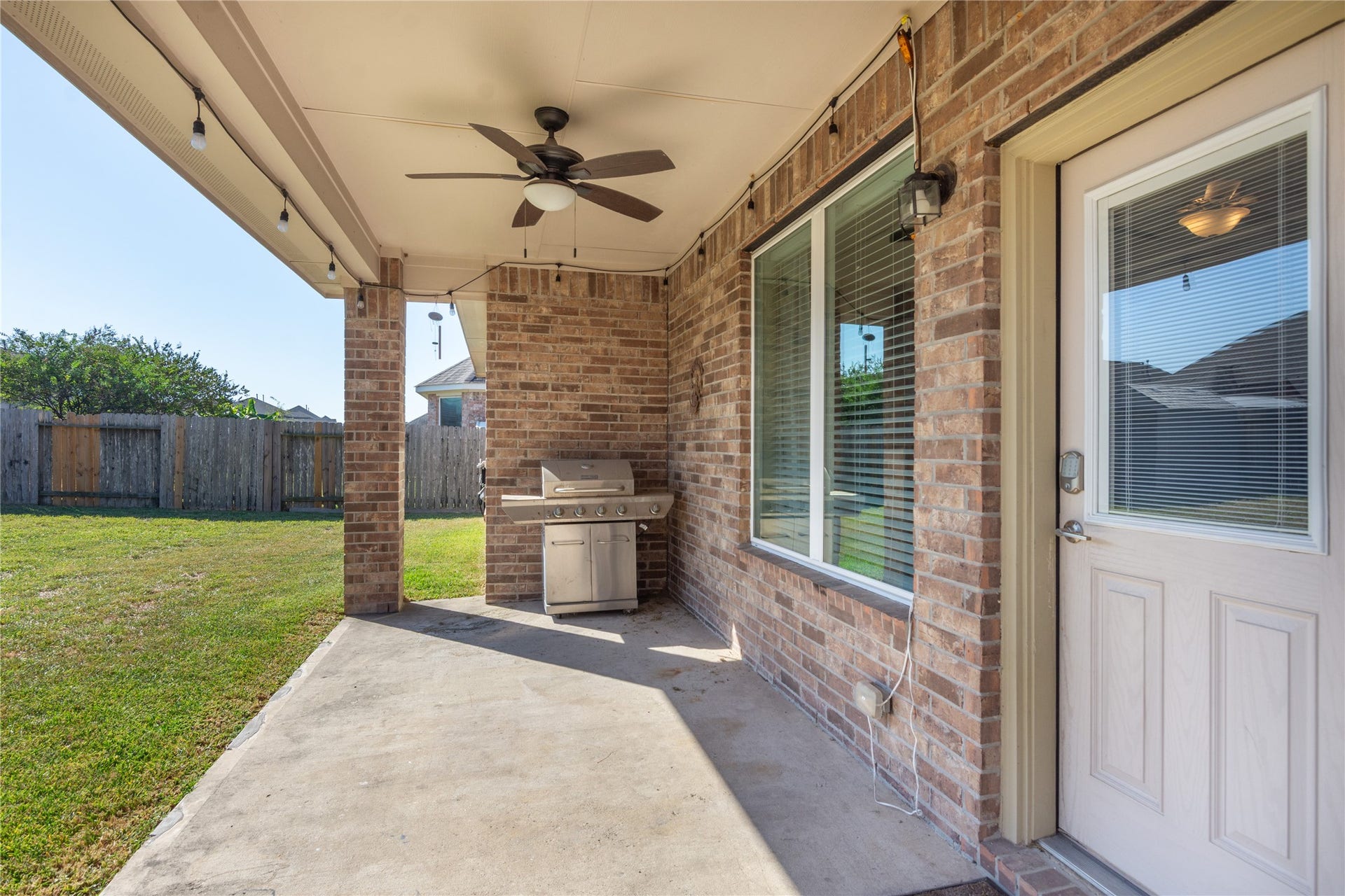 21670 Chokecherry Avenue, Porter, TX 77365 21670 Chokecherry Avenue, Porter, TX 77365