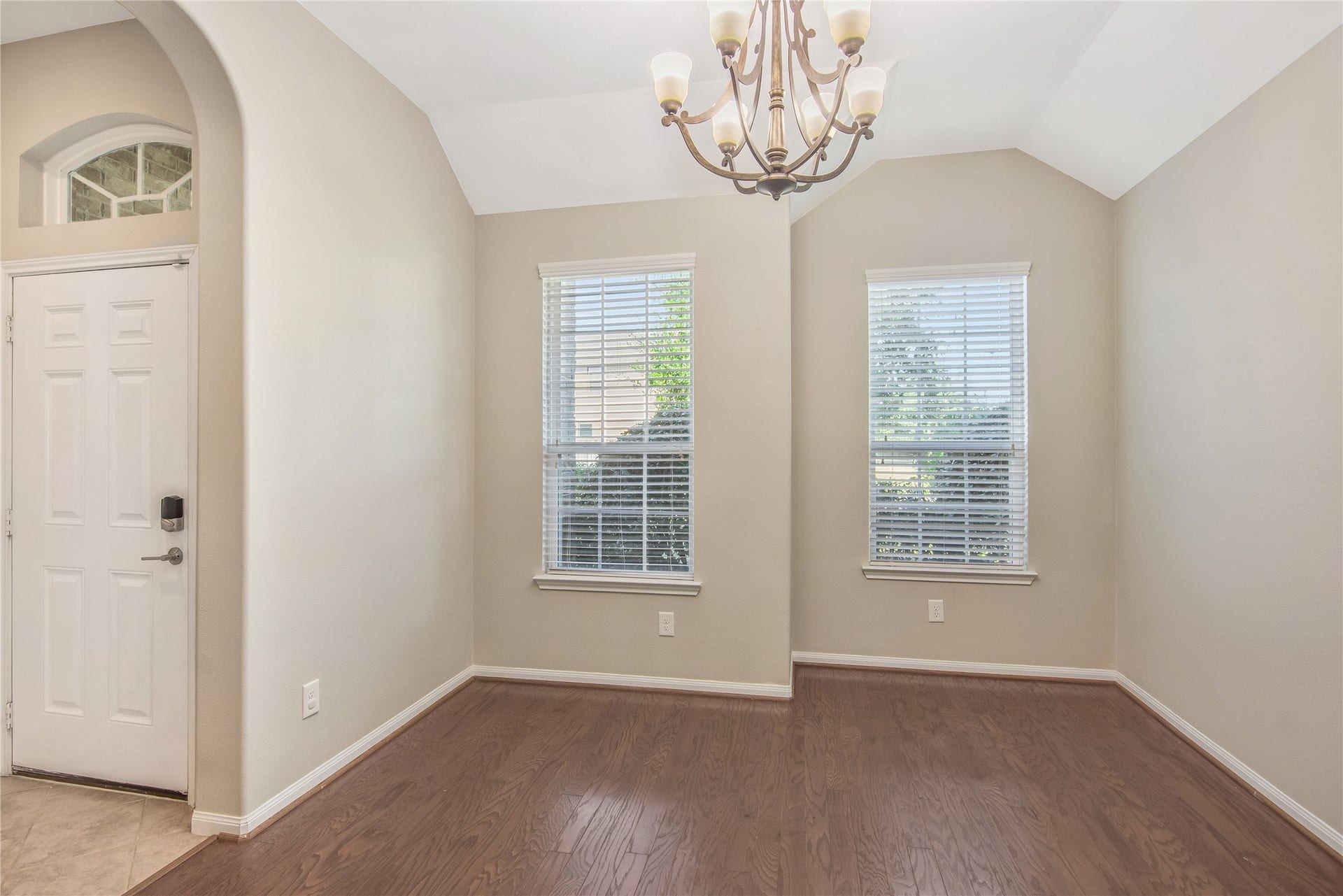 21670 Chokecherry Avenue, Porter, TX 77365 21670 Chokecherry Avenue, Porter, TX 77365