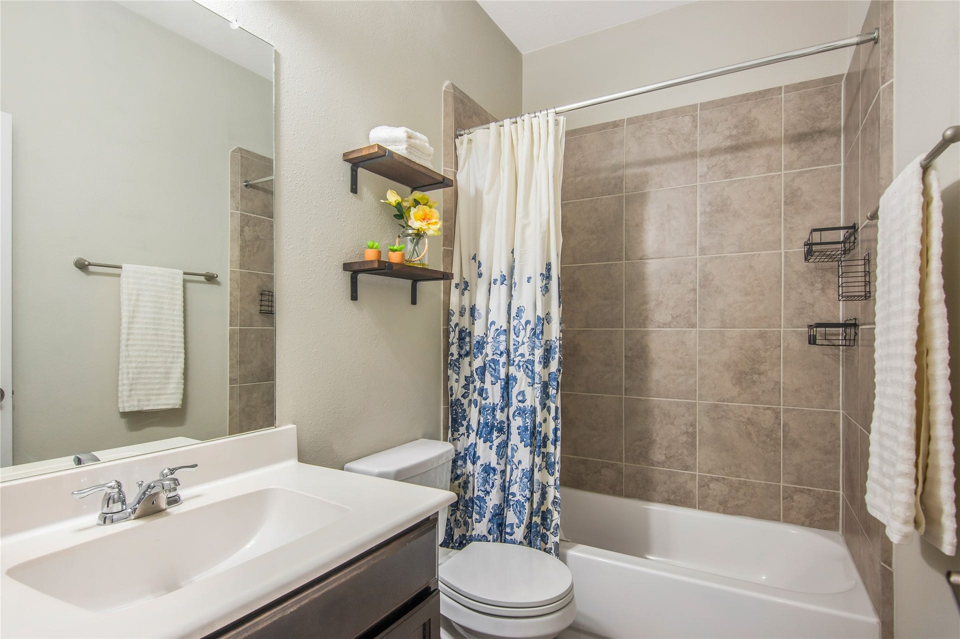 21670 Chokecherry Avenue, Porter, TX 77365 21670 Chokecherry Avenue, Porter, TX 77365