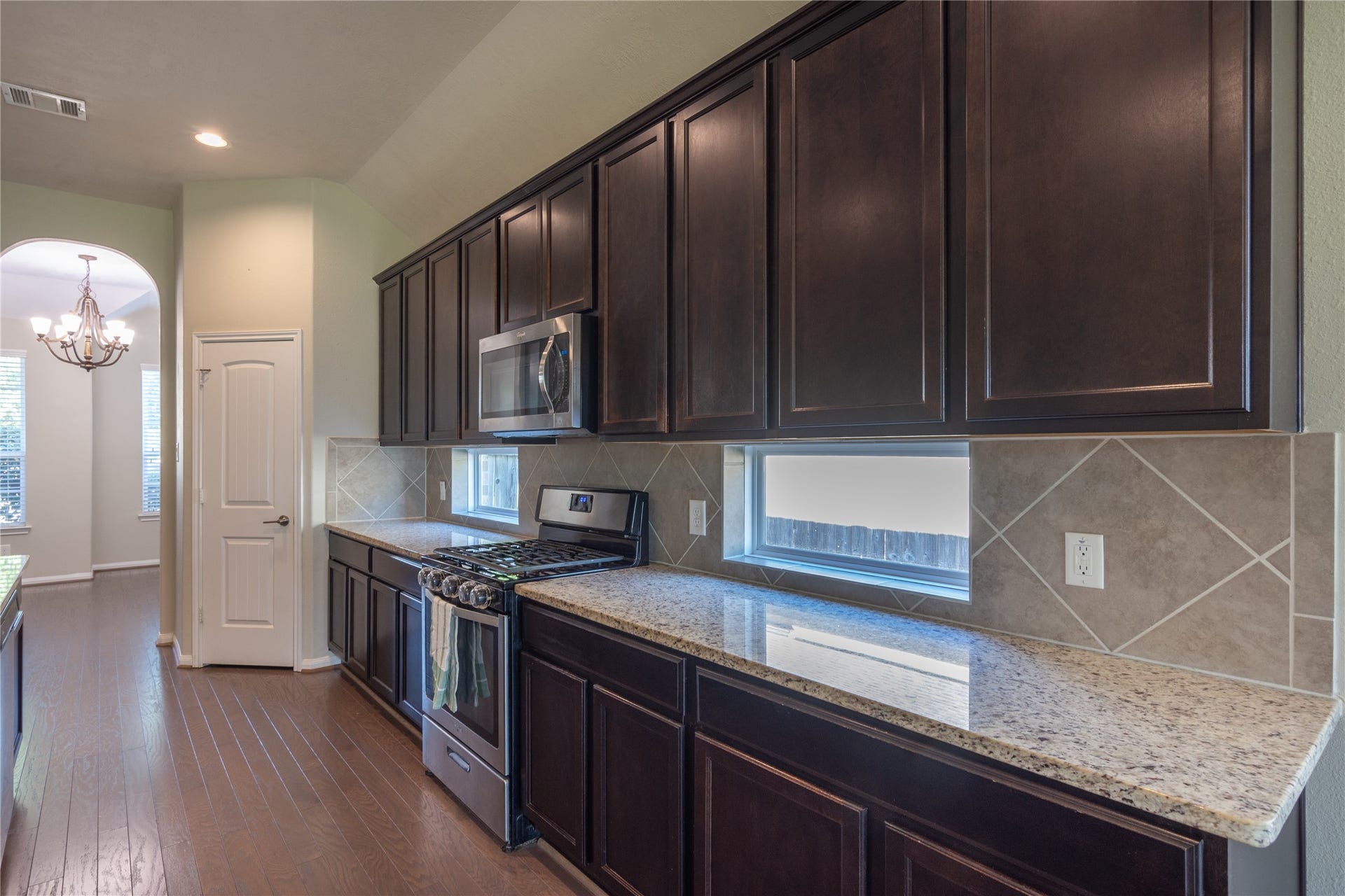 21670 Chokecherry Avenue, Porter, TX 77365 21670 Chokecherry Avenue, Porter, TX 77365