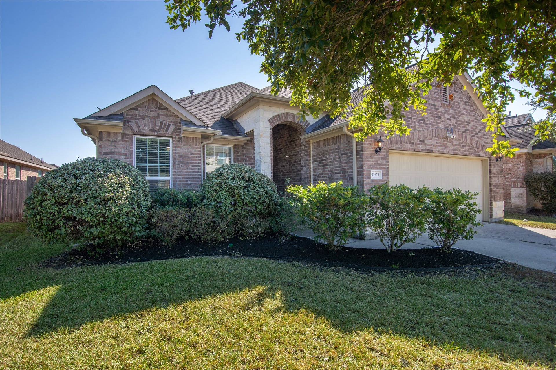 21670 Chokecherry Avenue, Porter, TX 77365 21670 Chokecherry Avenue, Porter, TX 77365