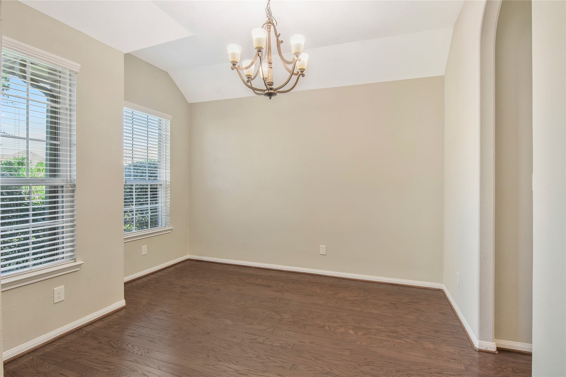 21670 Chokecherry Avenue, Porter, TX 77365 21670 Chokecherry Avenue, Porter, TX 77365