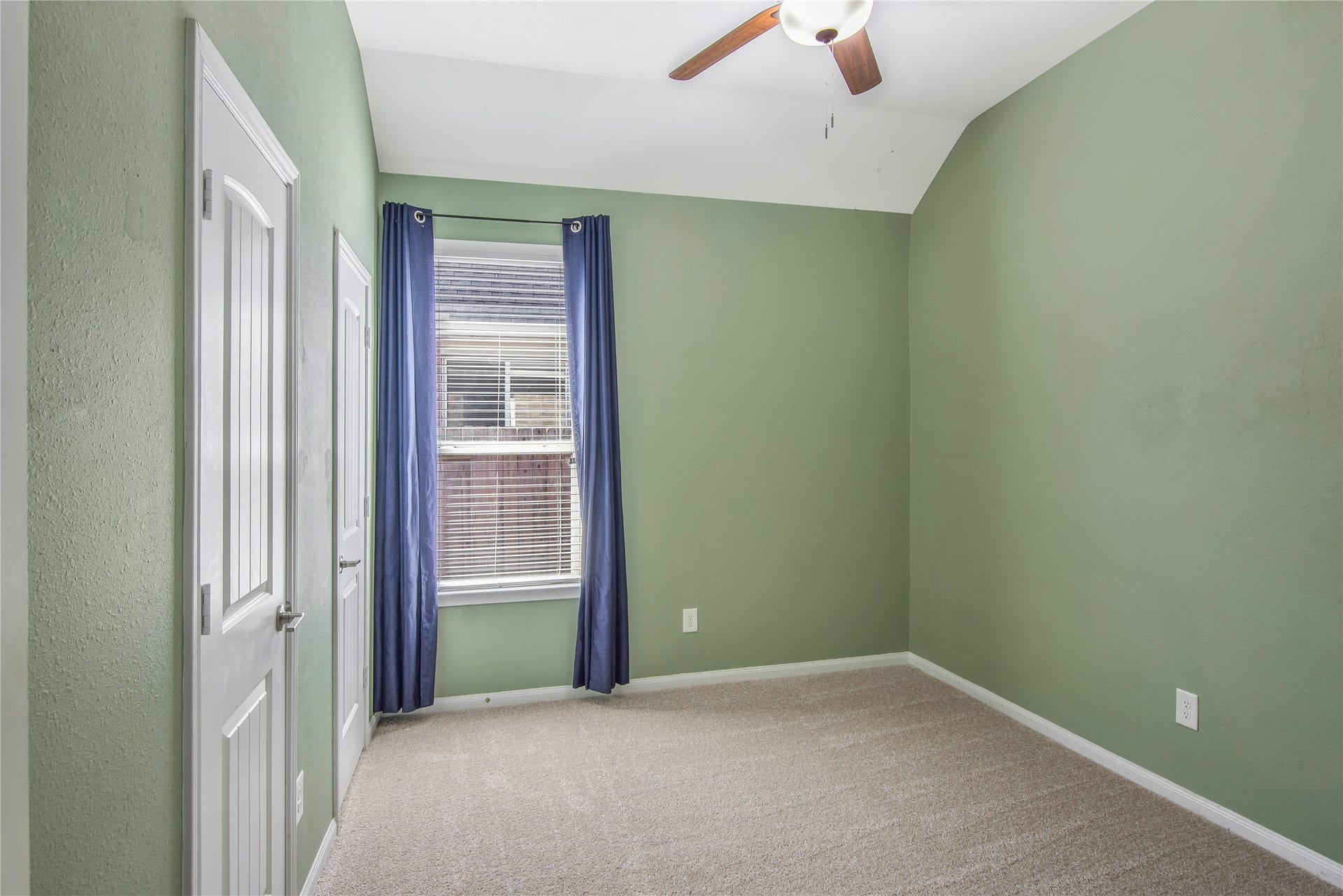 21670 Chokecherry Avenue, Porter, TX 77365 21670 Chokecherry Avenue, Porter, TX 77365