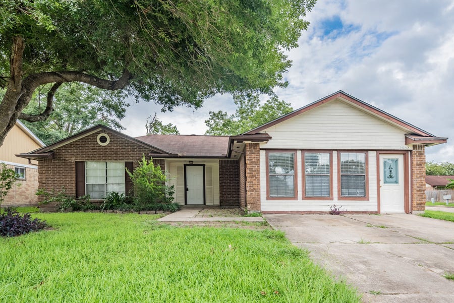 Property photo for 2602 Orion Drive, League City, TX
