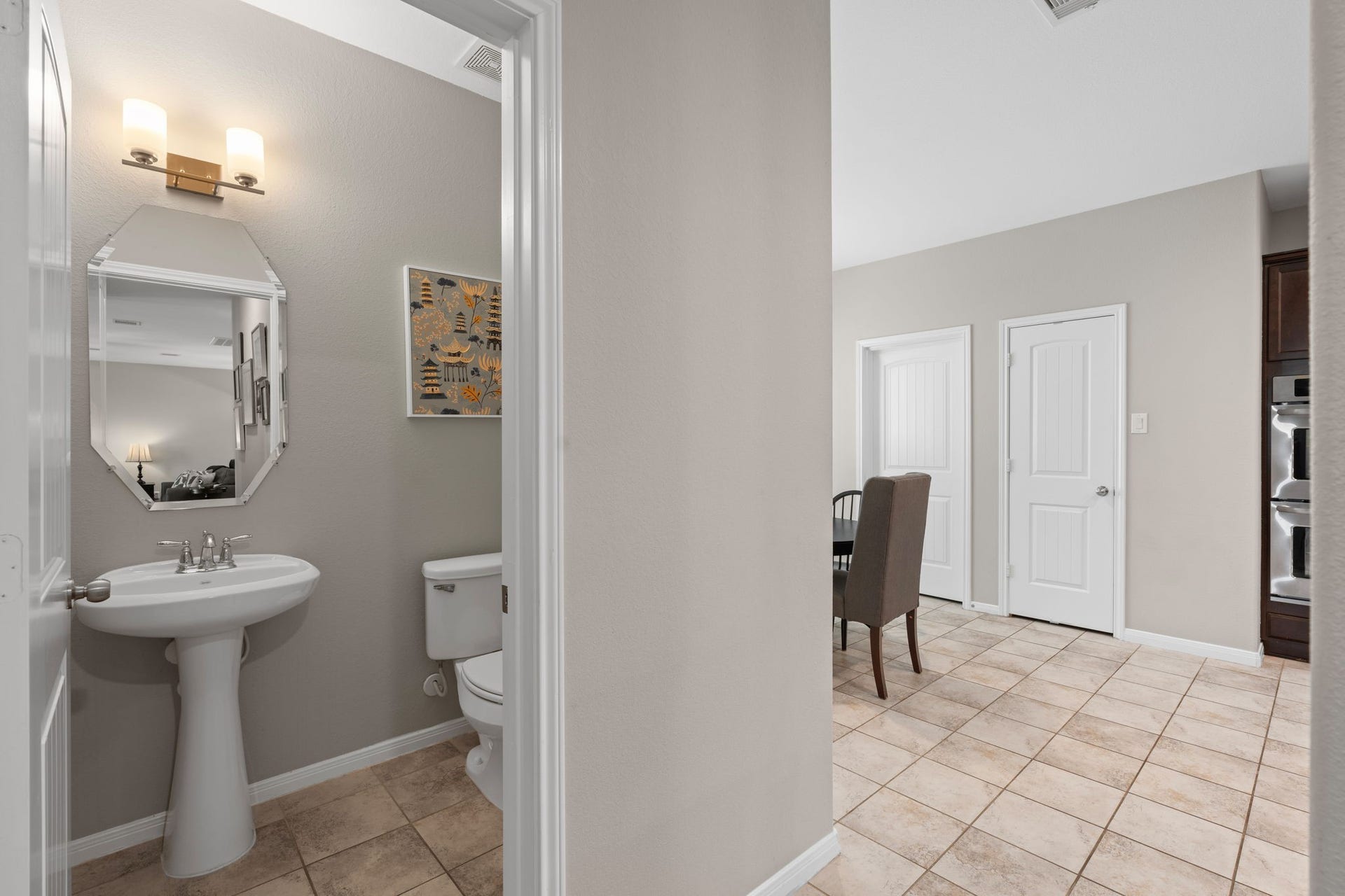 23418 Tirino Shores Drive, Katy, TX 77493 Nice guest bath
