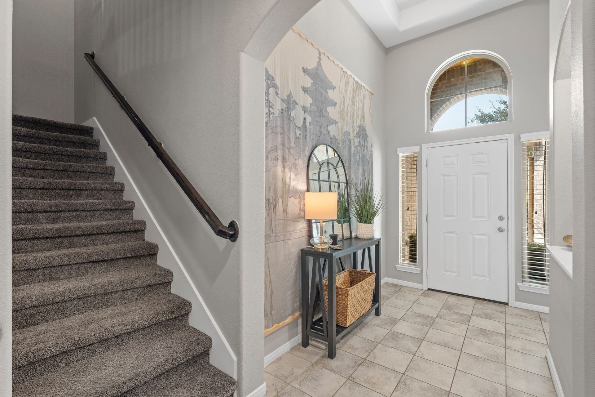 23418 Tirino Shores Drive, Katy, TX 77493 Welcoming entryway with soaring ceilings