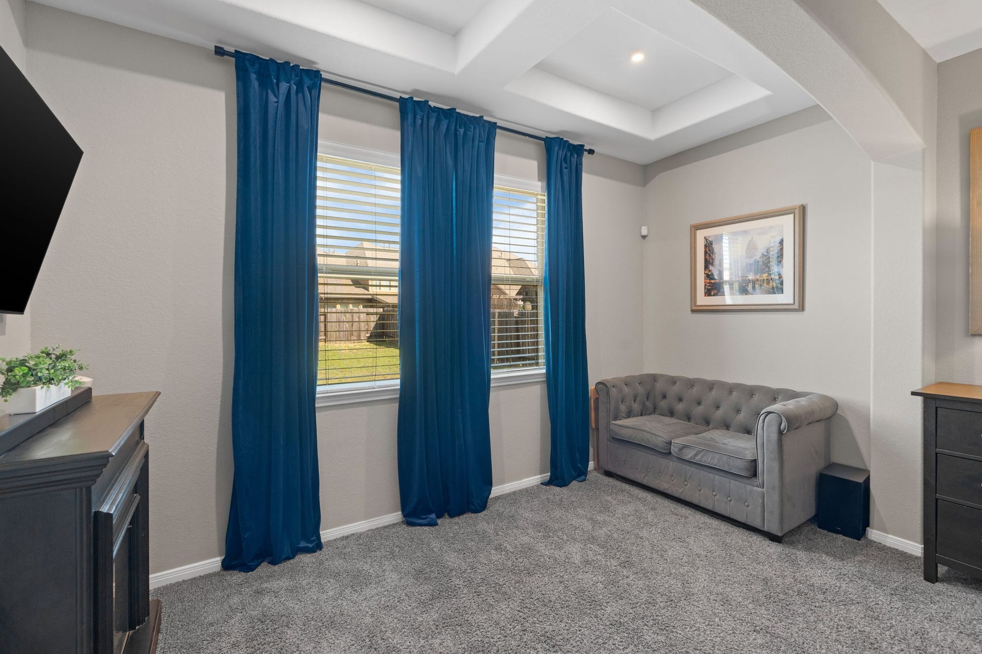 23418 Tirino Shores Drive, Katy, TX 77493 Have quiet time in the sitting area of the master retreat