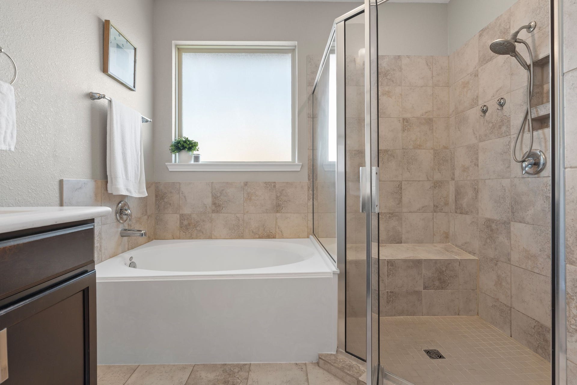23418 Tirino Shores Drive, Katy, TX 77493 Separate soaking tub and large shower