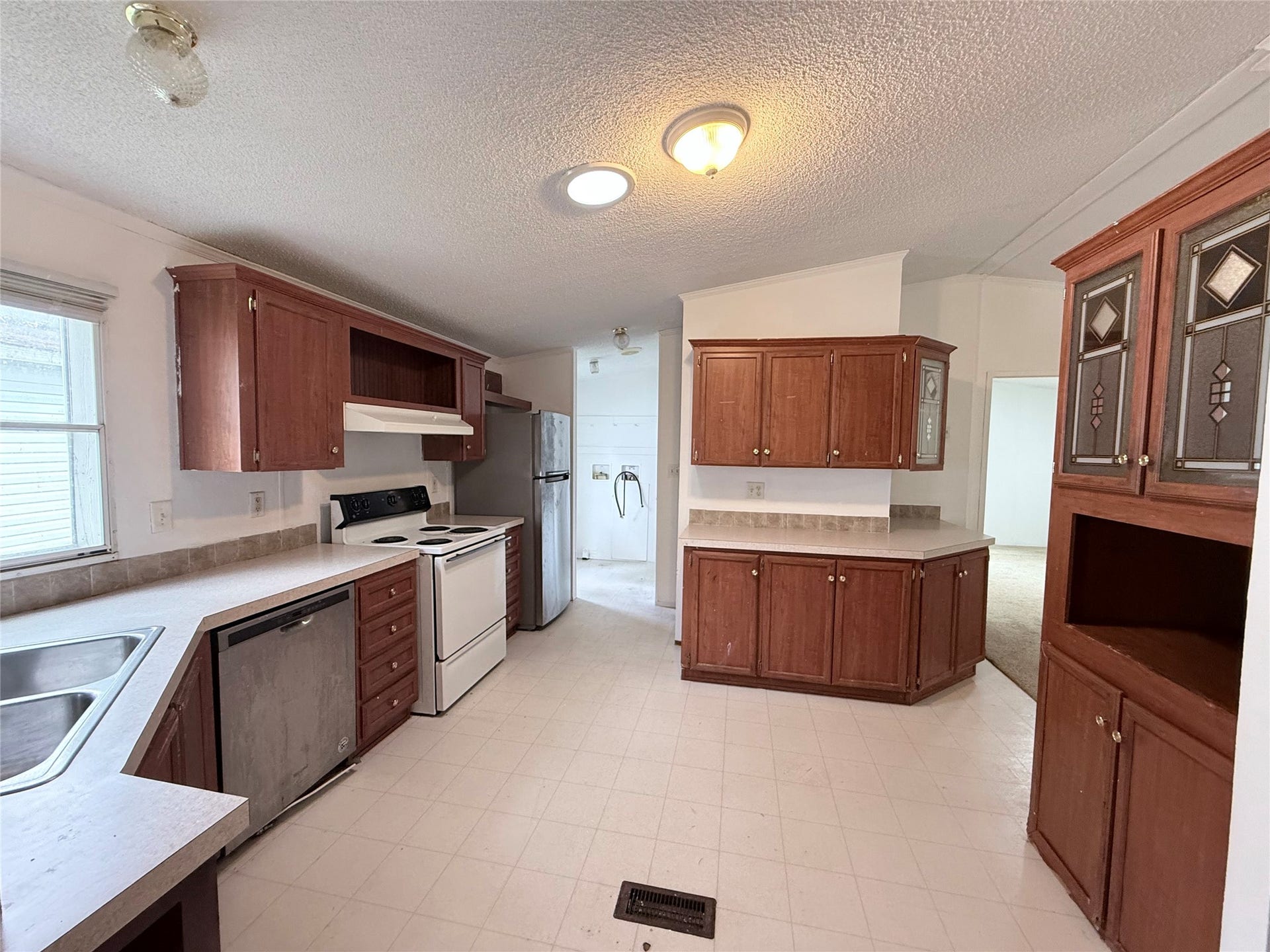 13416 Commander Circle, Willis, TX 77318 13416 Commander Circle, Willis, TX 77318