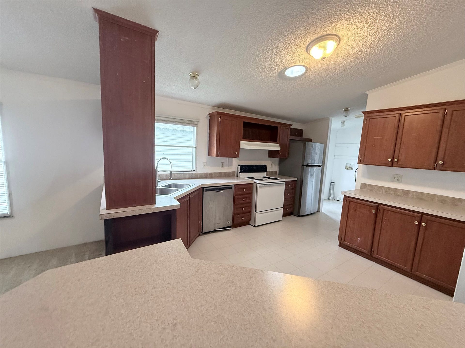 13416 Commander Circle, Willis, TX 77318 13416 Commander Circle, Willis, TX 77318