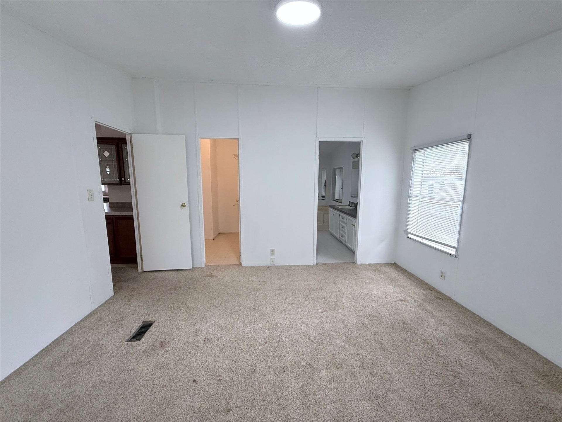 13416 Commander Circle, Willis, TX 77318 PRIMARY BEDROOM