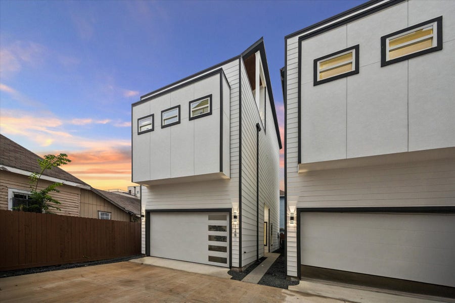 Property photo for 118 Velasco Street, Houston, TX