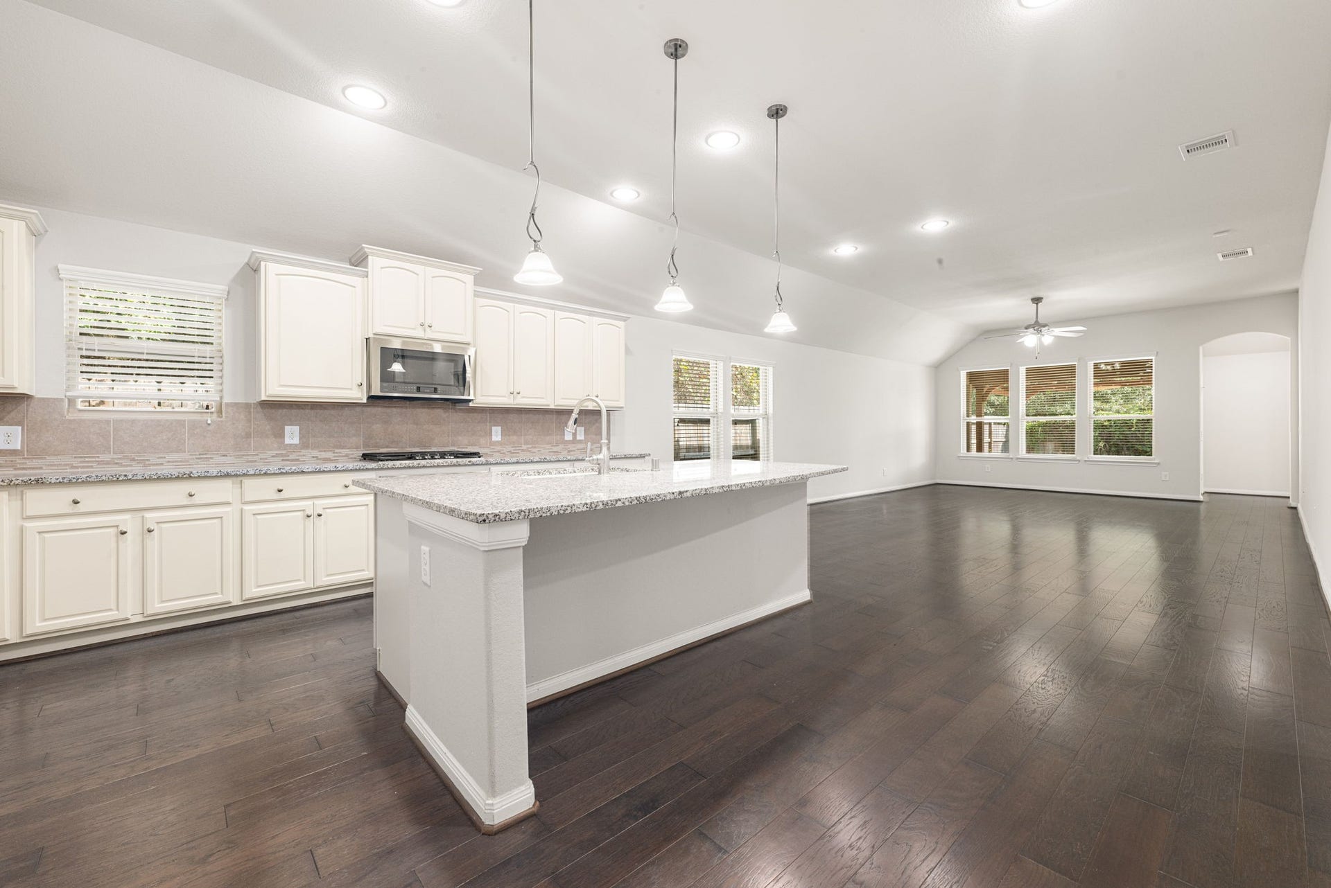 4568 Argonne Woods Drive, Porter, TX 77365 4568 Argonne Woods Drive, Porter, TX 77365
