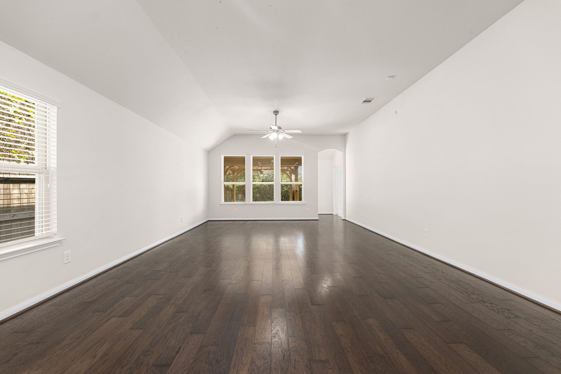 4568 Argonne Woods Drive, Porter, TX 77365 4568 Argonne Woods Drive, Porter, TX 77365