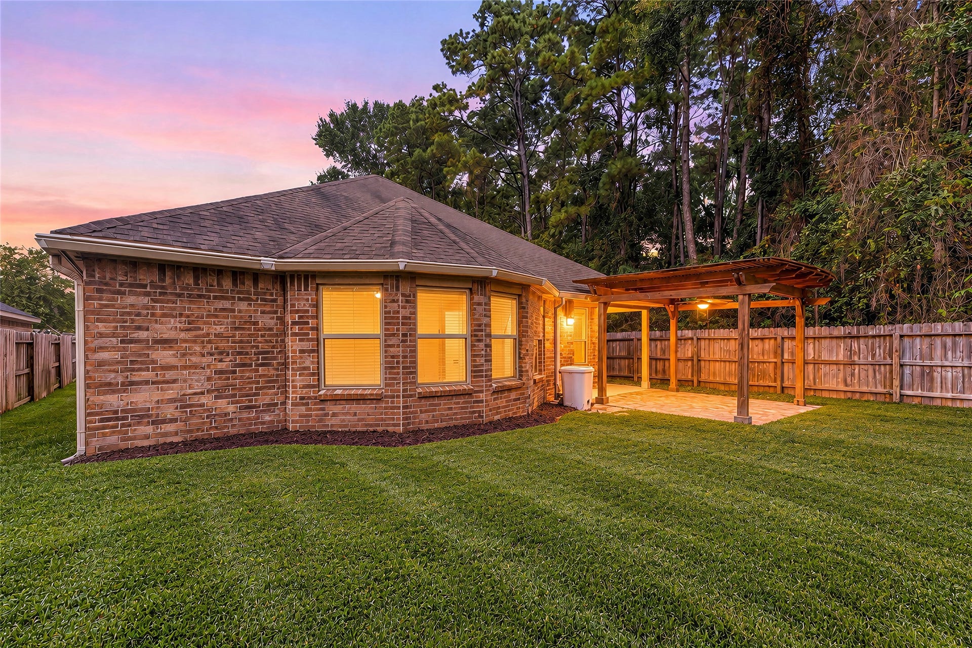 4568 Argonne Woods Drive, Porter, TX 77365 VIRTUAL GRASS EDIT
