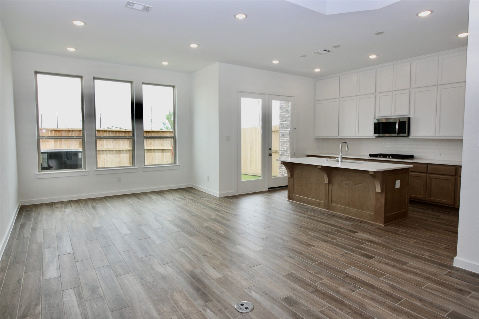 6527 Scarlet Pond Lane, Fulshear, TX 77441 Open concept home
