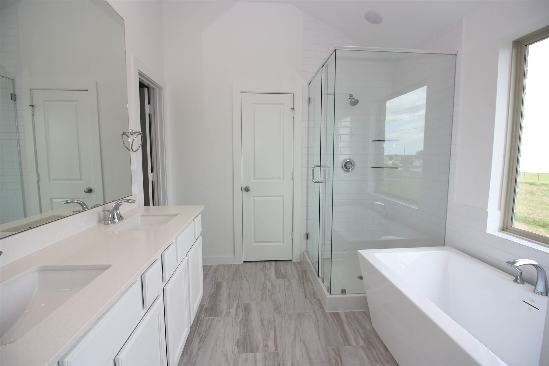 6527 Scarlet Pond Lane, Fulshear, TX 77441 Master bathroom