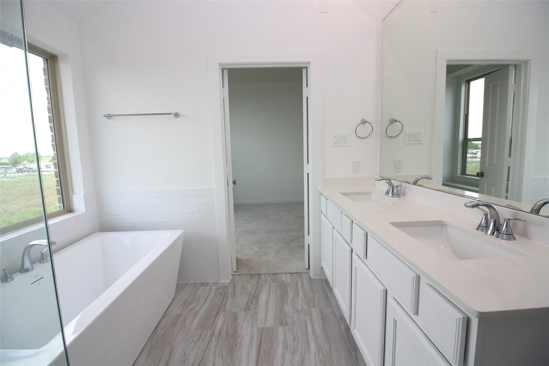 6527 Scarlet Pond Lane, Fulshear, TX 77441 Master bathroom