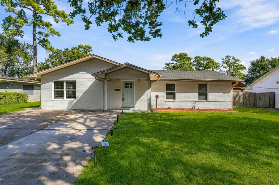 Property photo for 4106 Gardendale Drive, Houston, TX